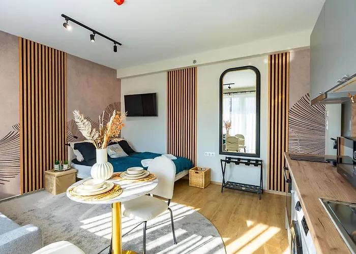 Sunny Designer Close To New York Cafe بودابست
