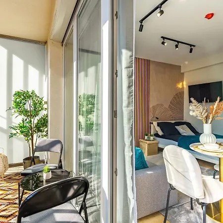 Apartment Sunny Designer Close To New York Cafe *