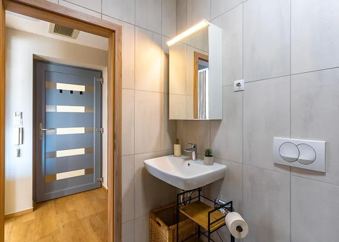 Sunny Designer Close To New York Cafe Daire Budapeşte