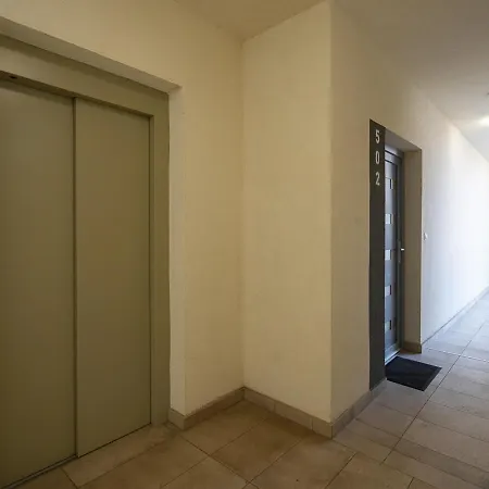 Lägenhet Sunny Designer Close To New York Cafe