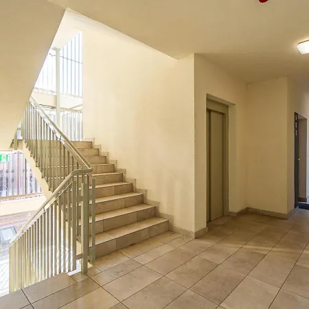 Lägenhet Sunny Designer Close To New York Cafe