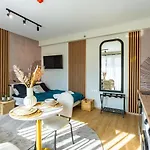 Sunny Designer Close To New York Cafe ブダペスト